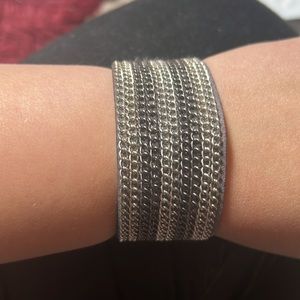 NWOT Paparazzi GRAY chained snap bracelet